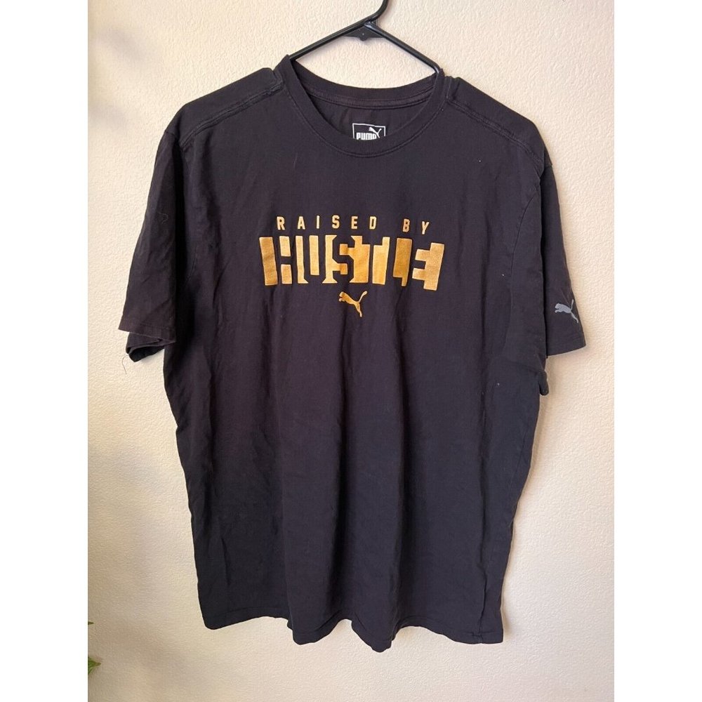 Puma Mens L/G T-shirt "HUSTLE" Logo Crewneck Black Short Sleeve Casual Tee